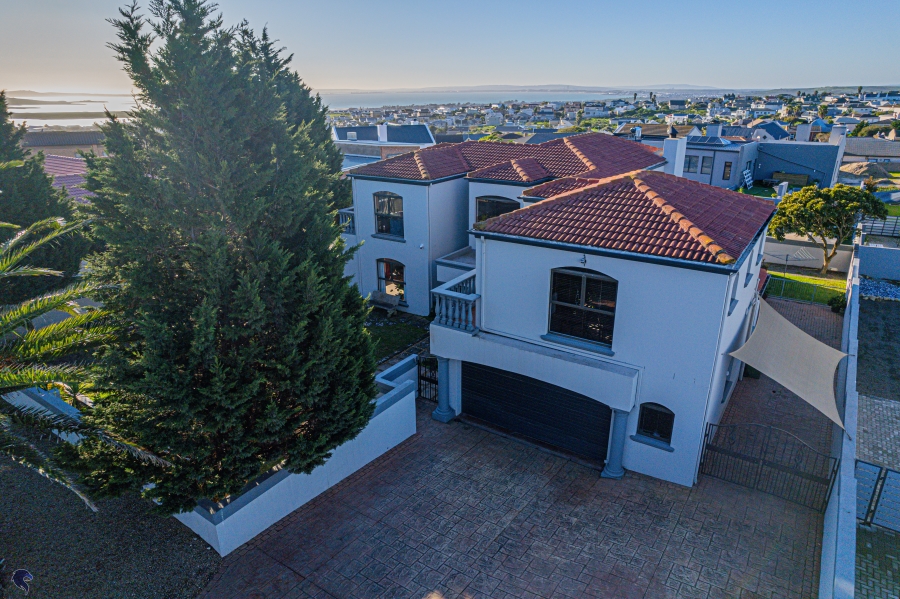 4 Bedroom Property for Sale in Myburgh Park Western Cape